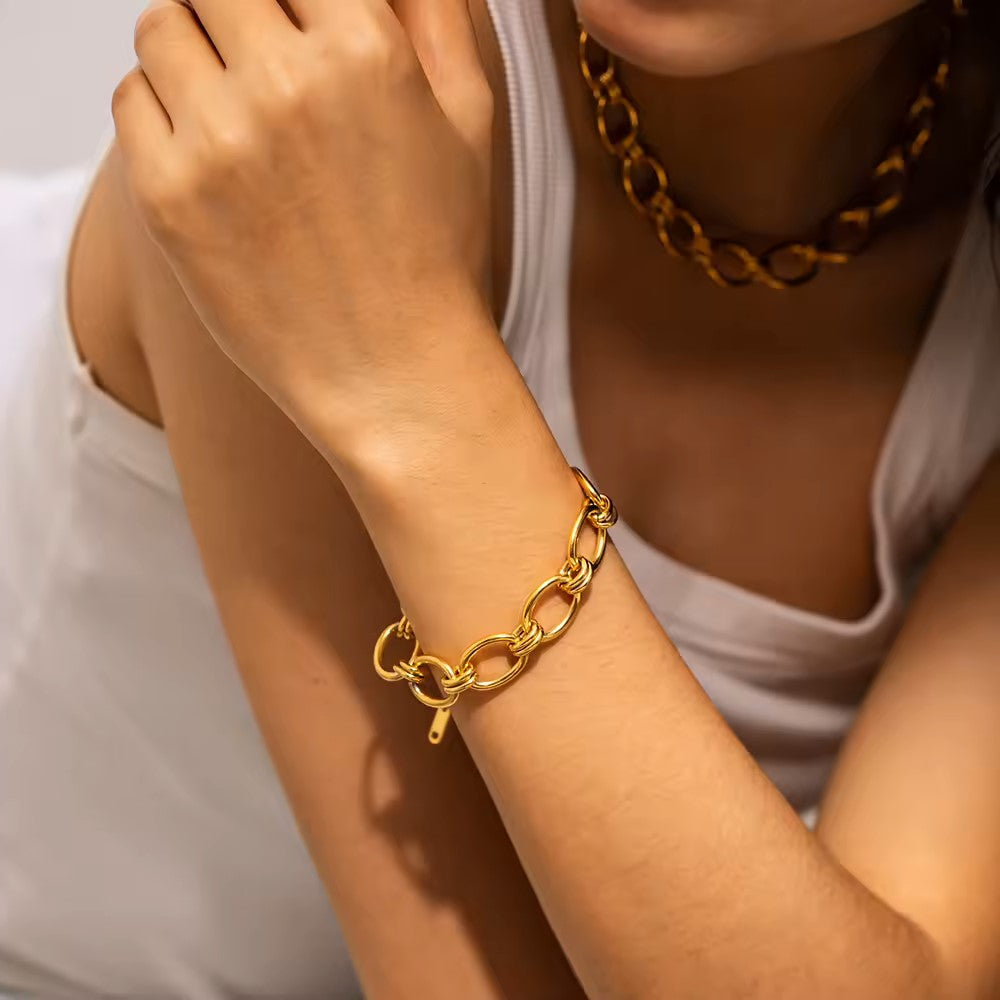 Dainty Gold Bracelet | Waterproof Hypoallergenic 18k Stainless Steel 1