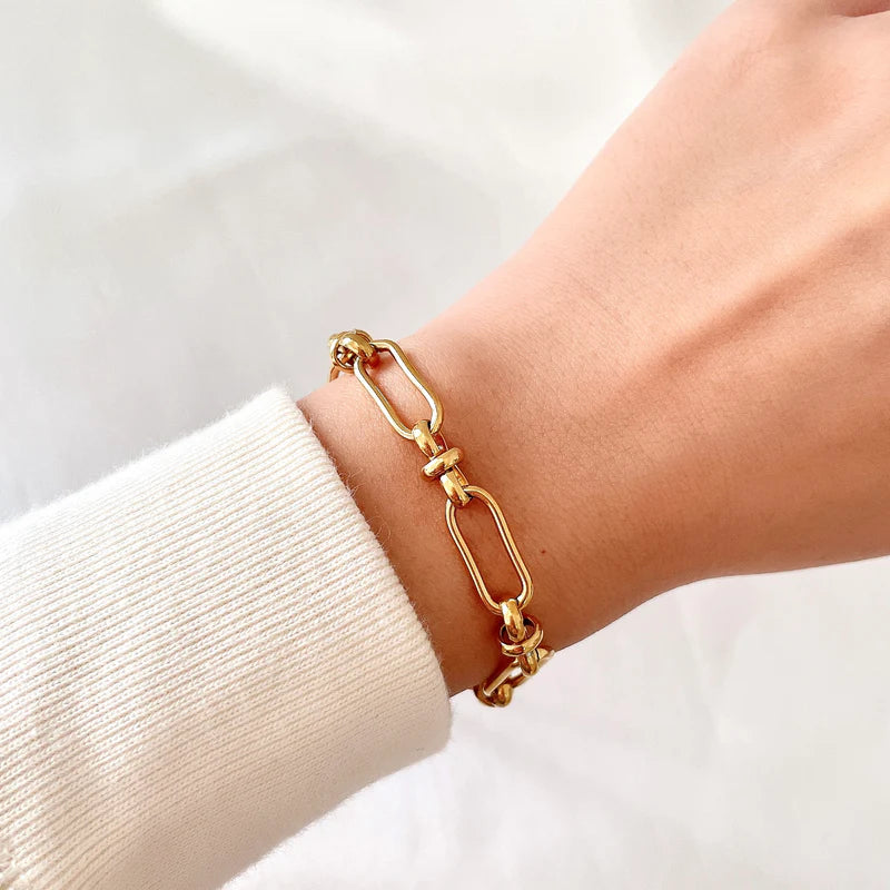 Dainty Paperclip Chain Bracelet | Waterproof 18k Gold Hypoallergenic Design 1