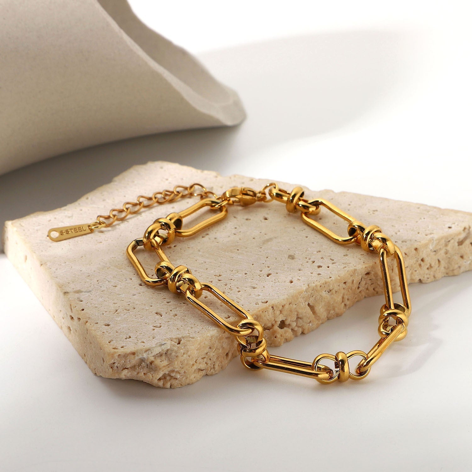 Dainty Paperclip Chain Bracelet | Waterproof 18k Gold Hypoallergenic Design 3