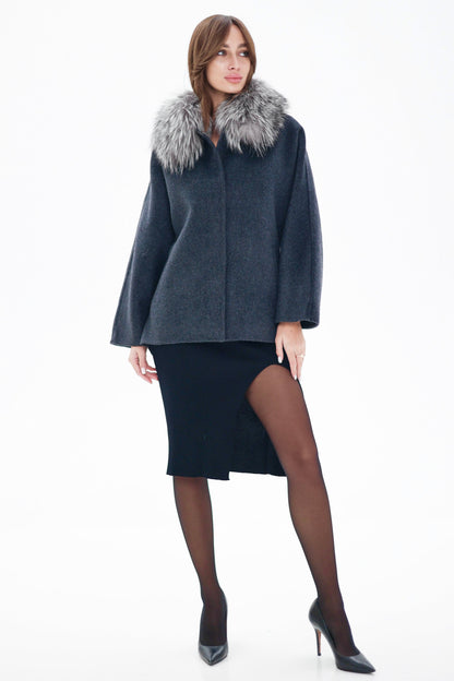 Manteau en laine vierge avec fourrure de renard argenté authentique