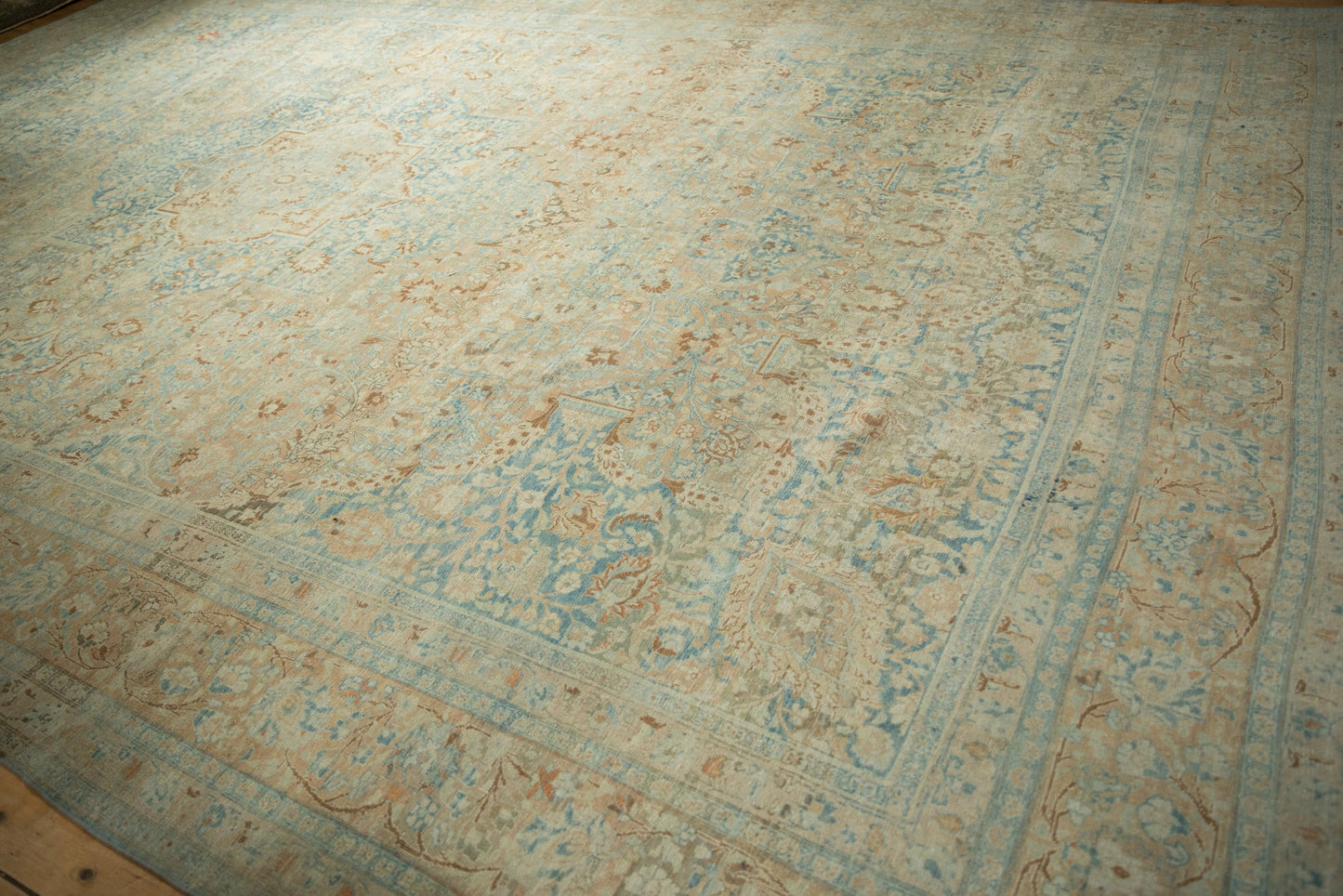 11.5x17.5 Vintage Distressed Khoy Carpet