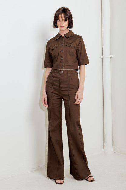 Giacca in twill marrone con bordo senza sforzo