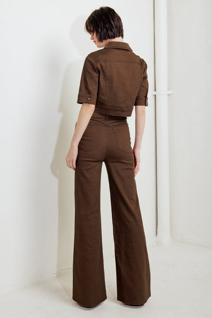 Giacca in twill marrone con bordo senza sforzo
