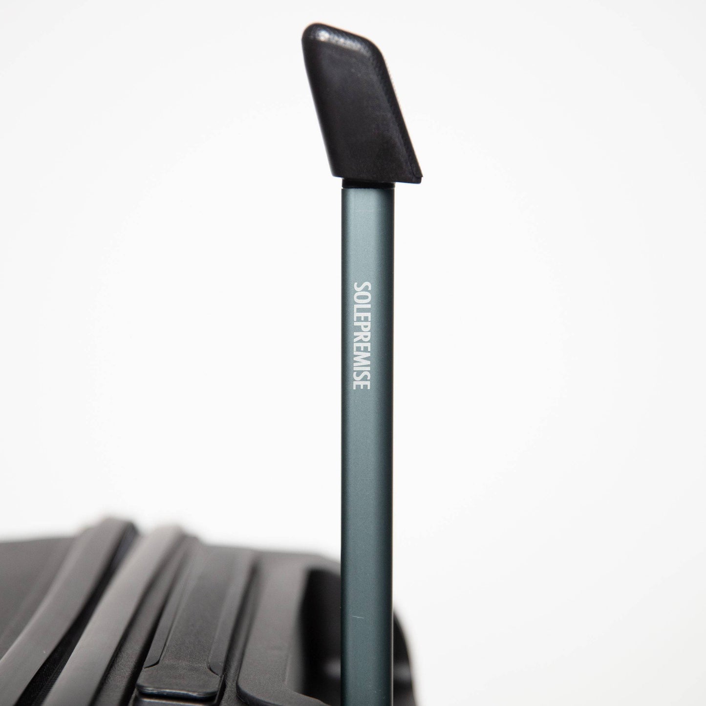 Valise rigide noire de 24 pouces avec roulettes 360° et serrure TSA