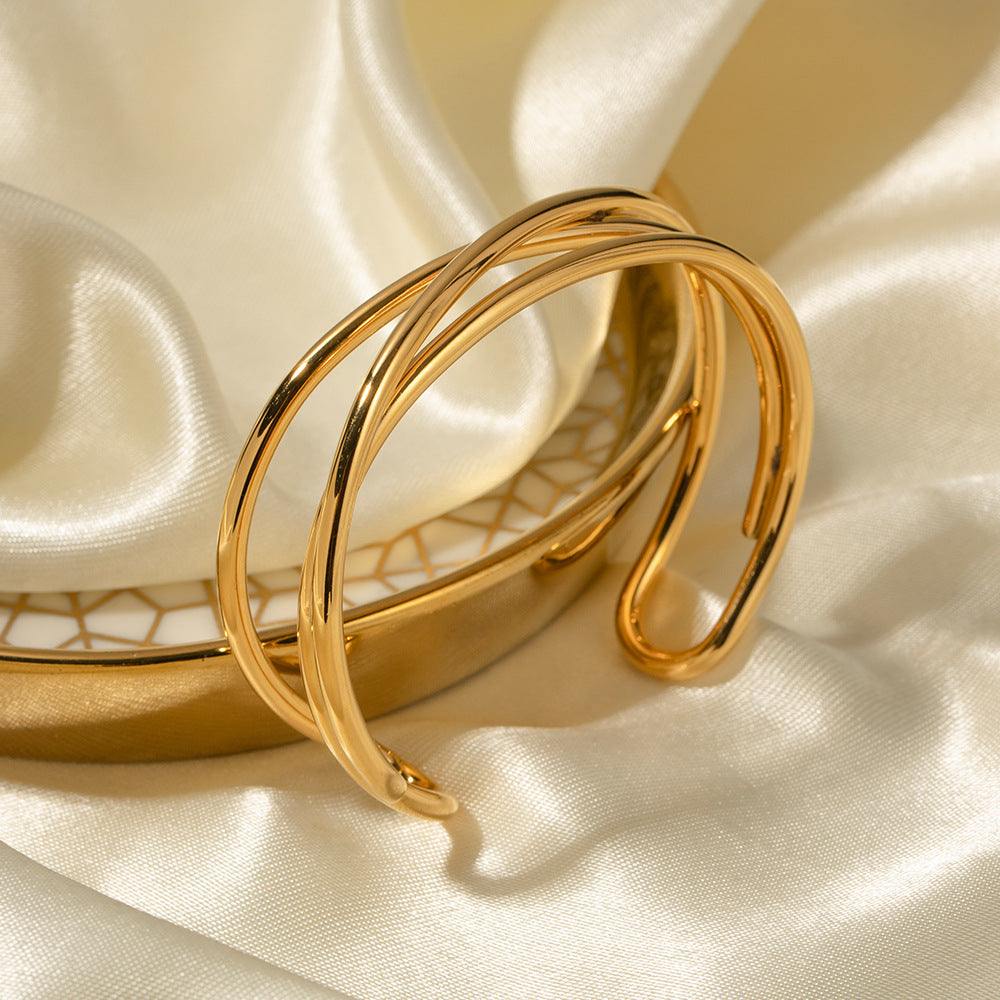 Gold Bracelet | Hypoallergenic Stainless Steel with Elegant Design 2