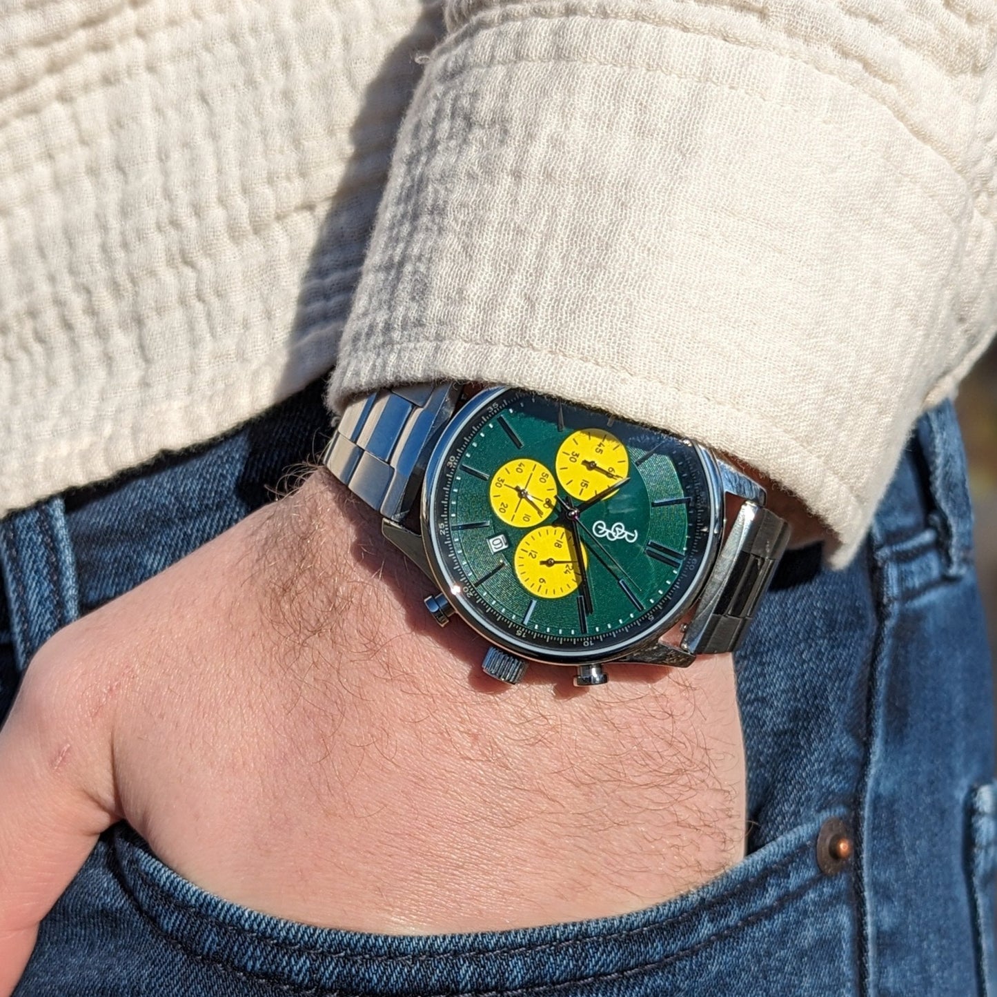 Zielono-żółty chronograf