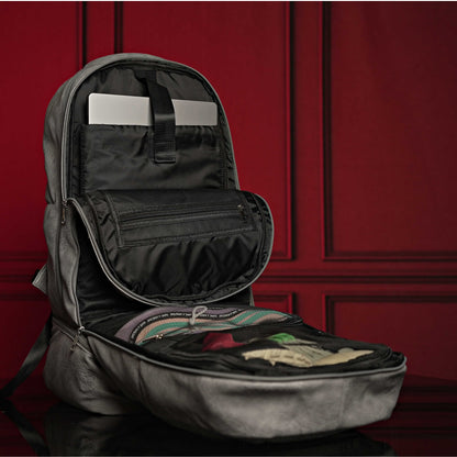 Grijze leren handbagage gepatenteerde rugzak