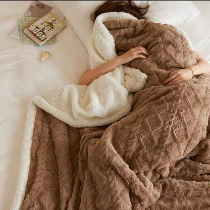 Heavy Winter Blanket | Dual-Sided Microfiber Flannel and Lamb Wool for Ultimate Warmth 0