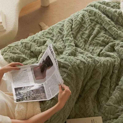Heavy Winter Blanket | Dual-Sided Microfiber Flannel and Lamb Wool for Ultimate Warmth 1