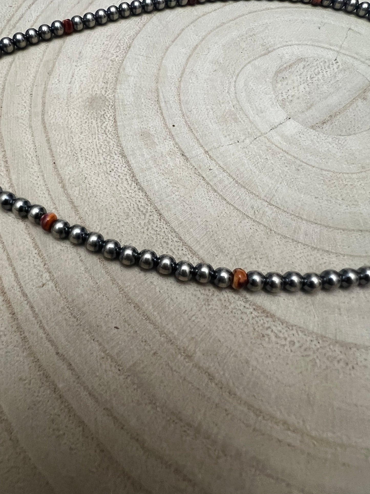 4mm sterlingsølv perle choker med piggete østers