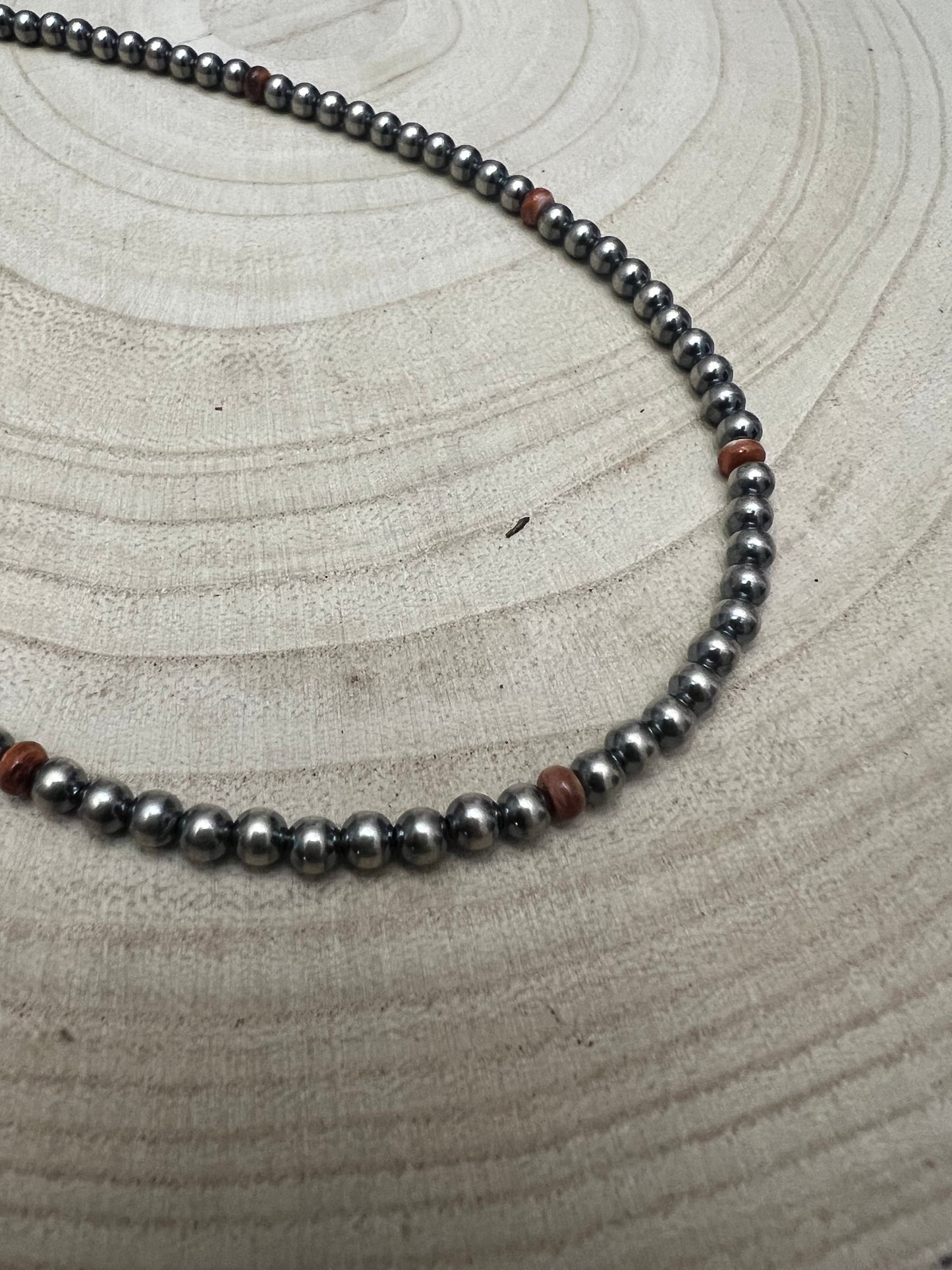 4mm sterlingsølv perle choker med piggete østers