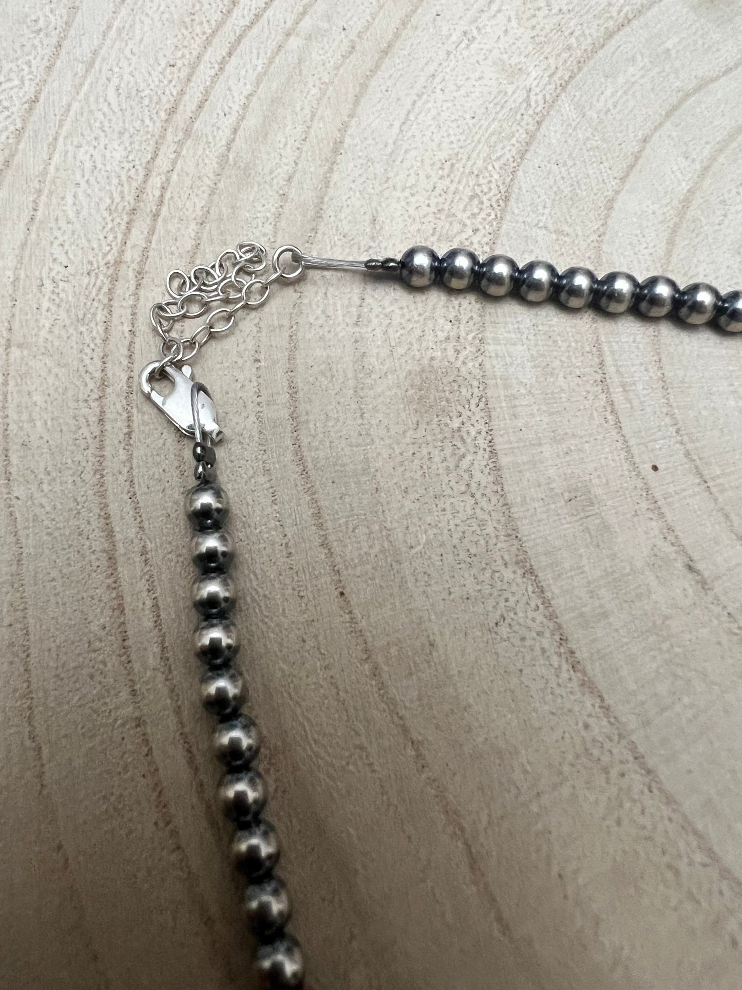 4mm sterlingsølv perle choker med piggete østers