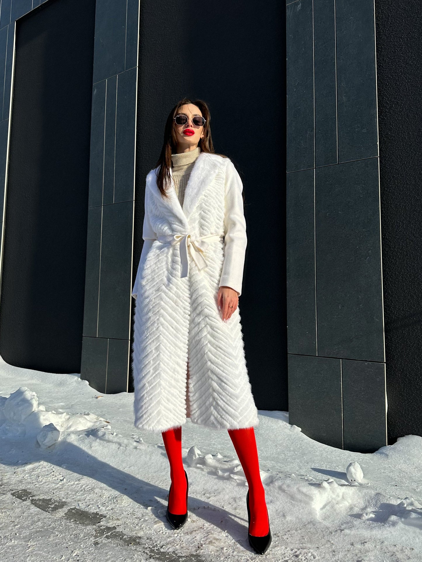 Echt Nerzpelz Rexpelzbesatz Mantel aus Jungschafwolle in Weiß