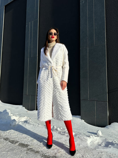 Echt Nerzpelz Rexpelzbesatz Mantel aus Jungschafwolle in Weiß