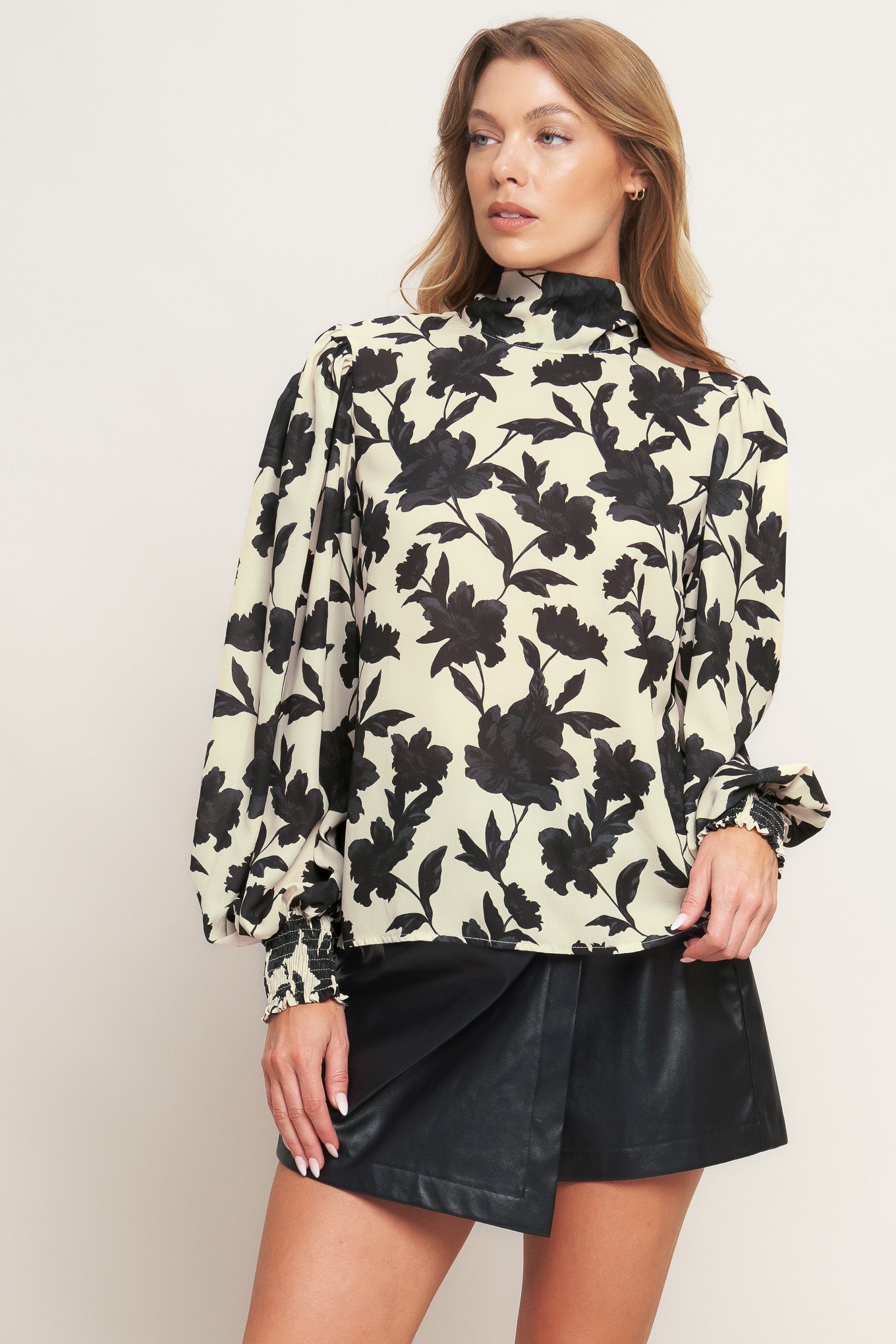 Top intrecciato a fiori Freedom Statement