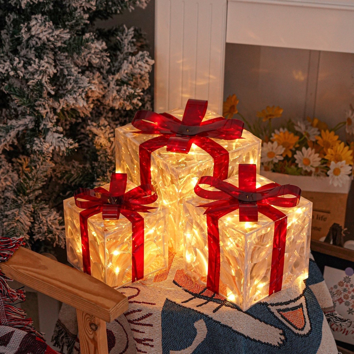 LED Gift Box Set | 3-Piece Christmas Decoration with Warm Glow 1