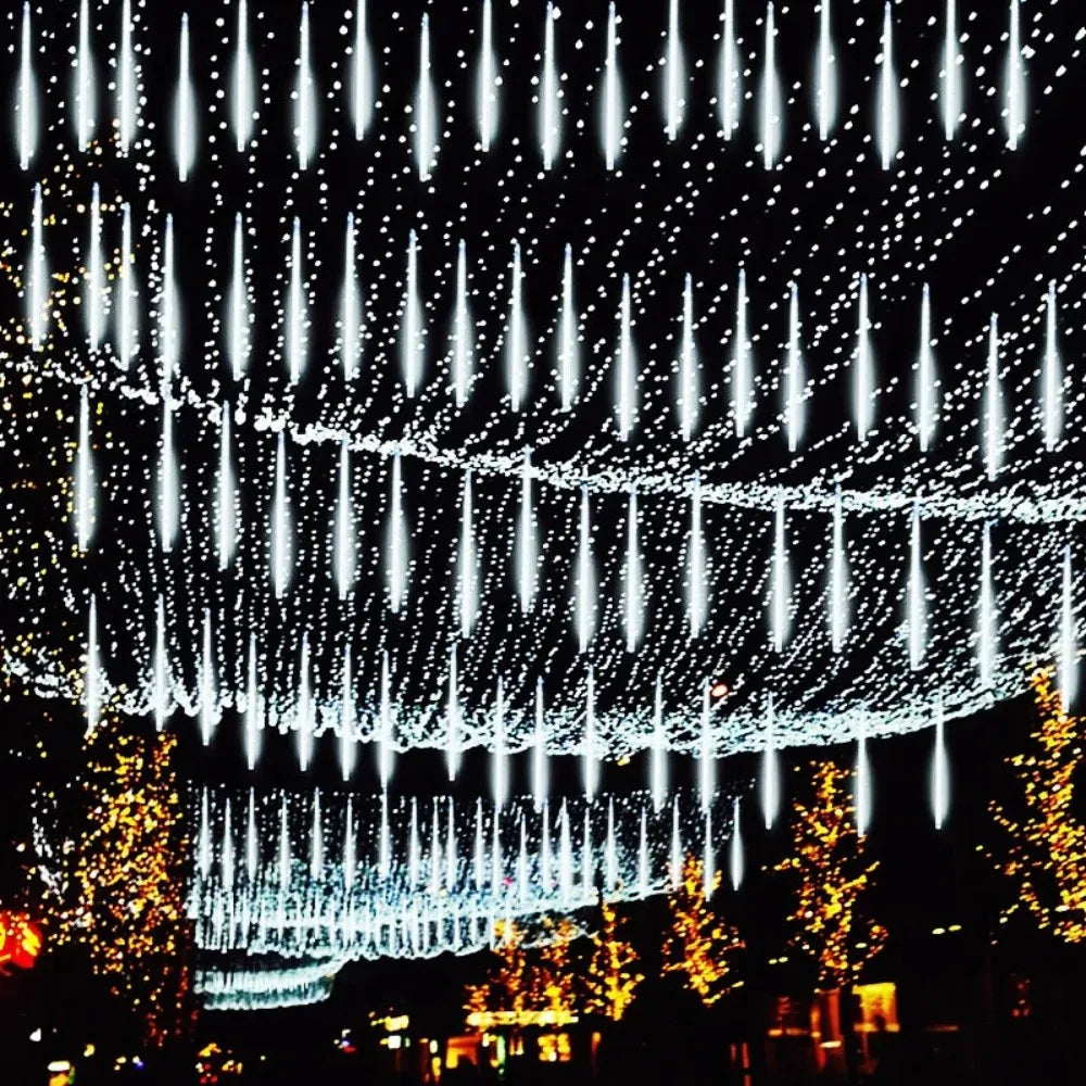 Meteor-Inspired Outdoor Light | Enchanting Illusion of Falling Stars 2