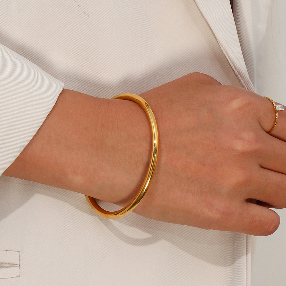 Minimalist Gold Bangle | Durable Stainless Steel with 18k Gold Plating 1