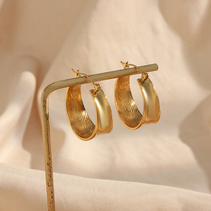 Minimalist Hoop Earrings | 18k Gold-Plated Stainless Steel for Timeless Elegance 4