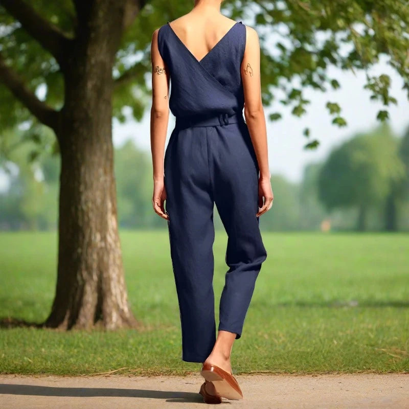 VEDA | Mouwloze linnen jumpsuit met V-hals