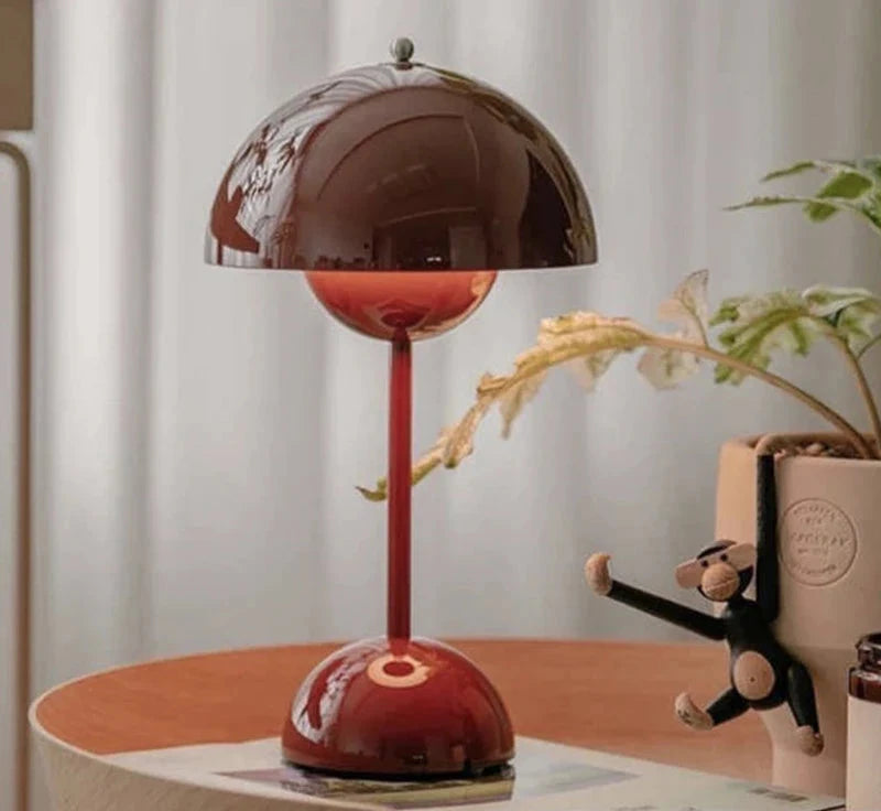 Lampada da tavolo ricaricabile nordica