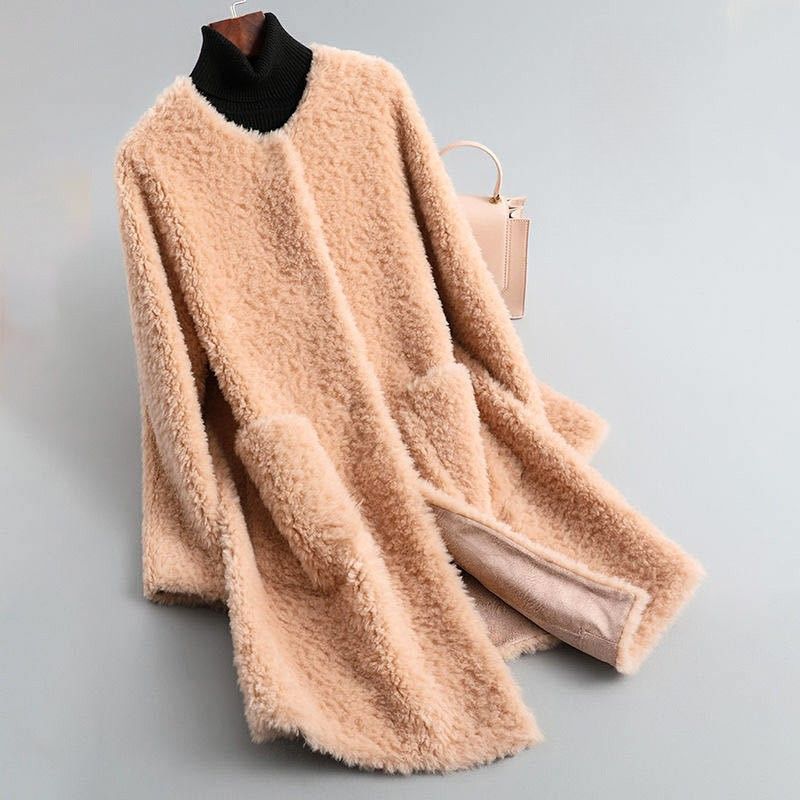Shearling Coat | Premium Soft Shearling for Elegant Cold-Weather Wear 1