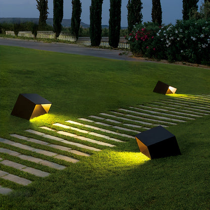 Solar Outdoor Light | Integrated LED for Compact Garden Spaces 4