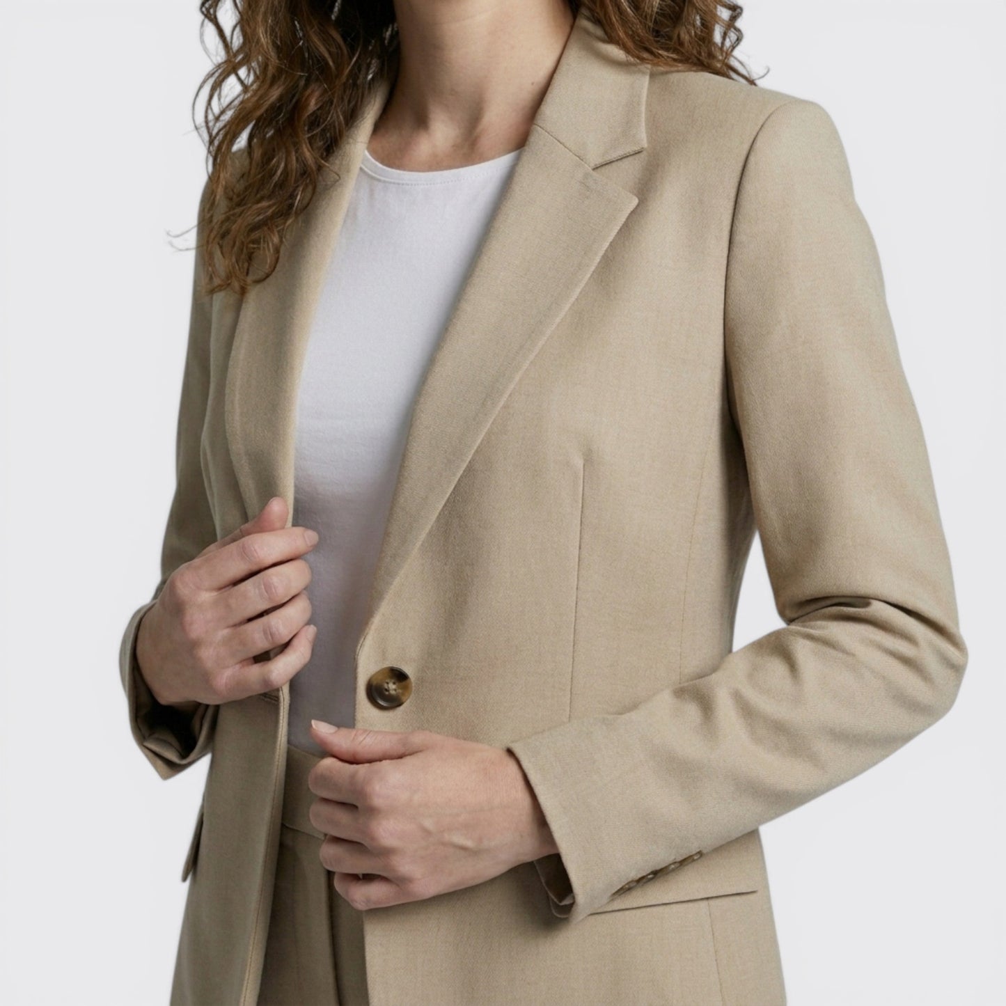 Tailored Suit Set | Blazer and Trousers for Professional Elegance 5