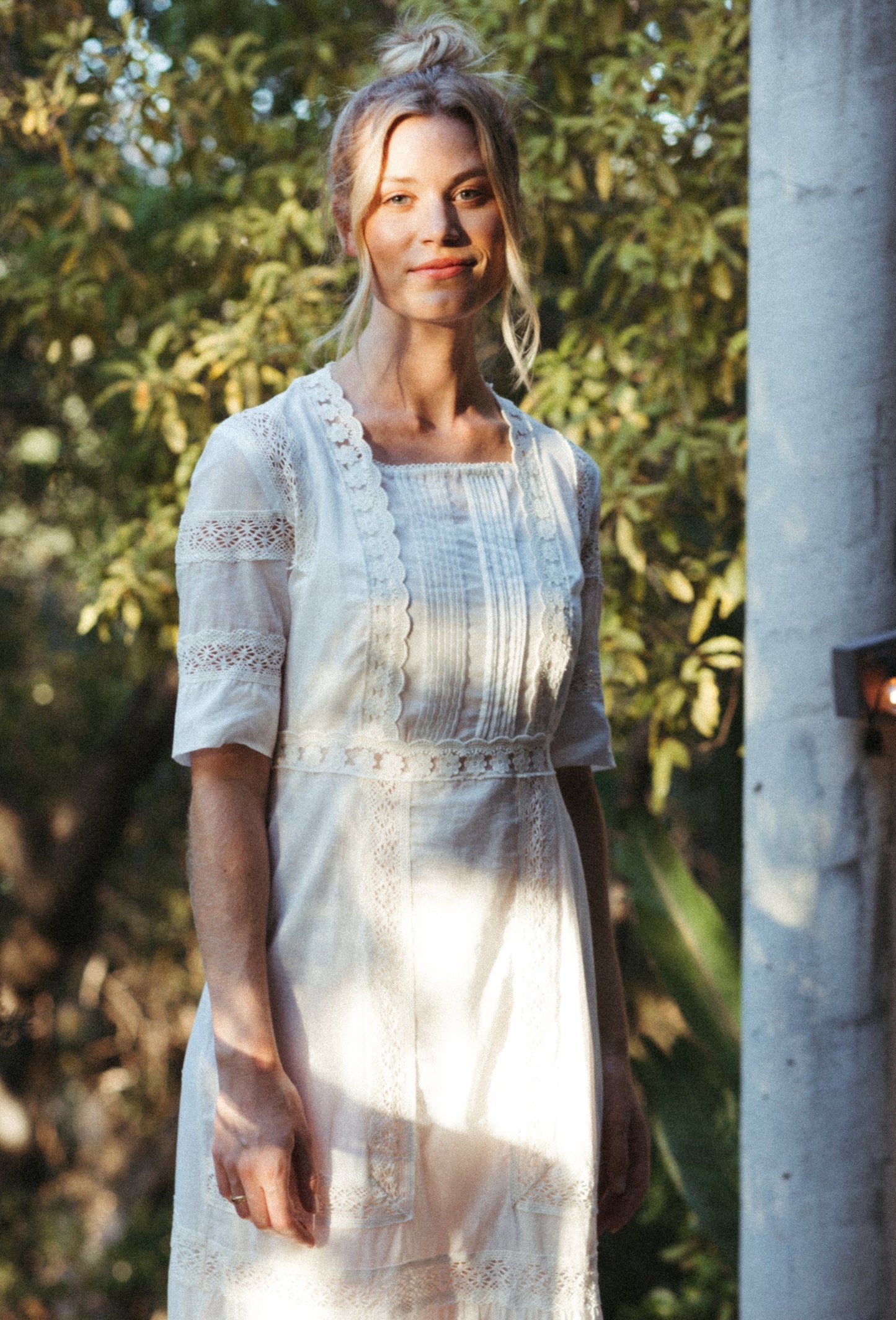 Dorothea edwardiansk kjole - antikk hvit