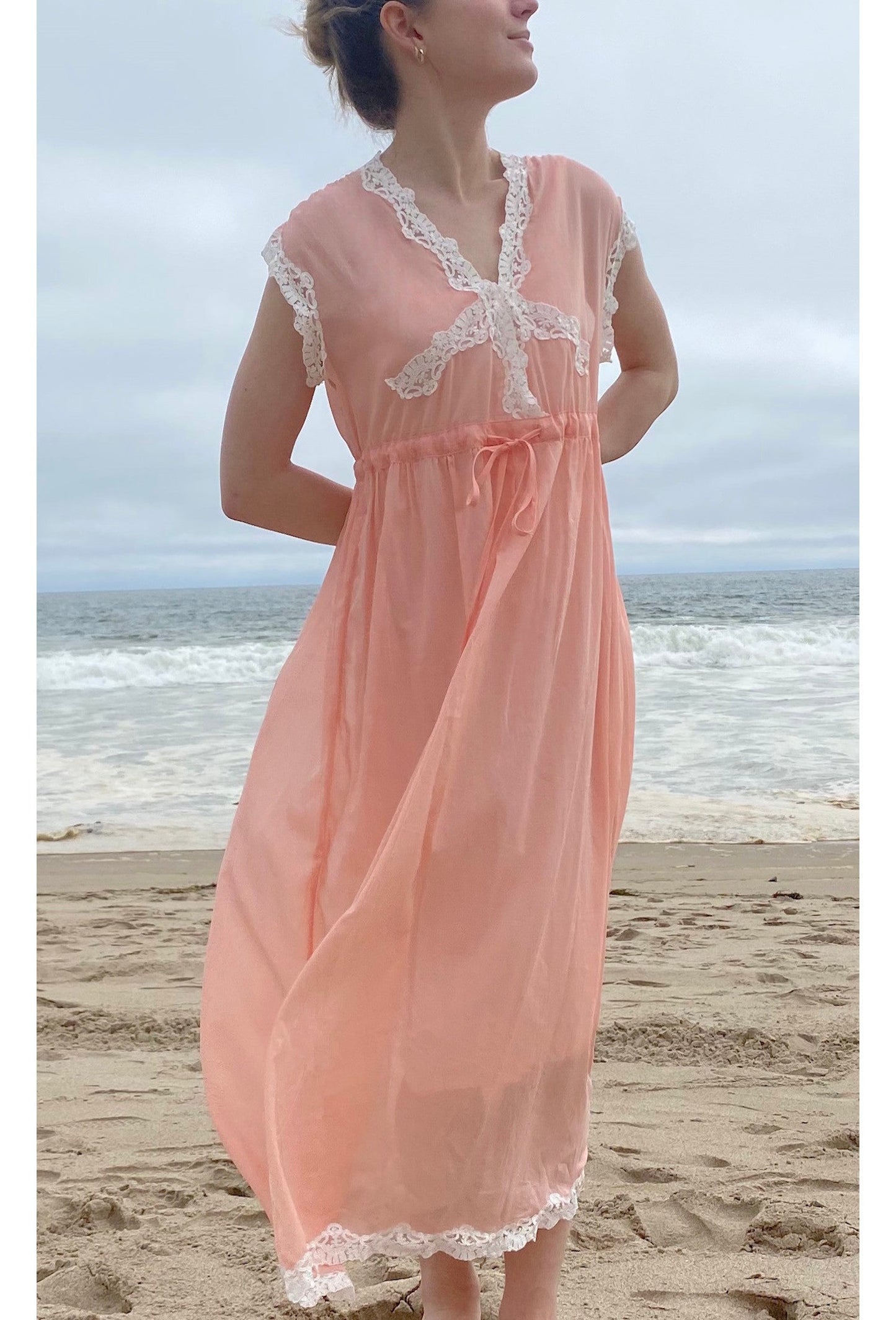 Il vestito Lisbeth - Corallo Deco