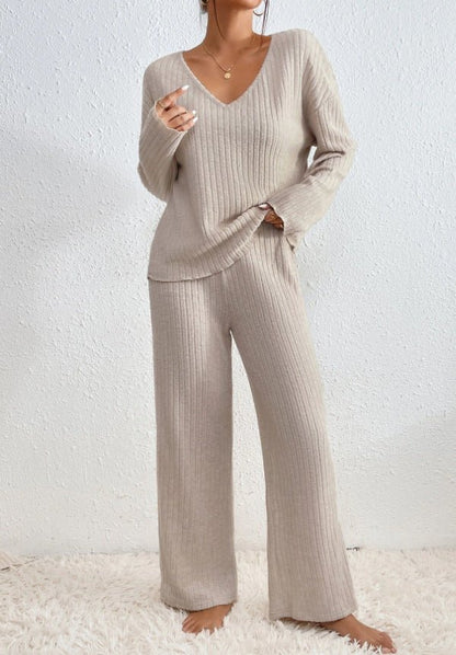 Two-Piece Womens Lounge Set in Soft Fabric – Modern Loungewear Set for Comfortable Relaxation and Versatile Outfits 0