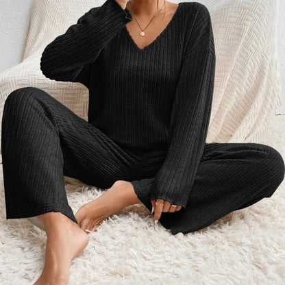 Two-Piece Womens Lounge Set in Soft Fabric – Modern Loungewear Set for Comfortable Relaxation and Versatile Outfits 5