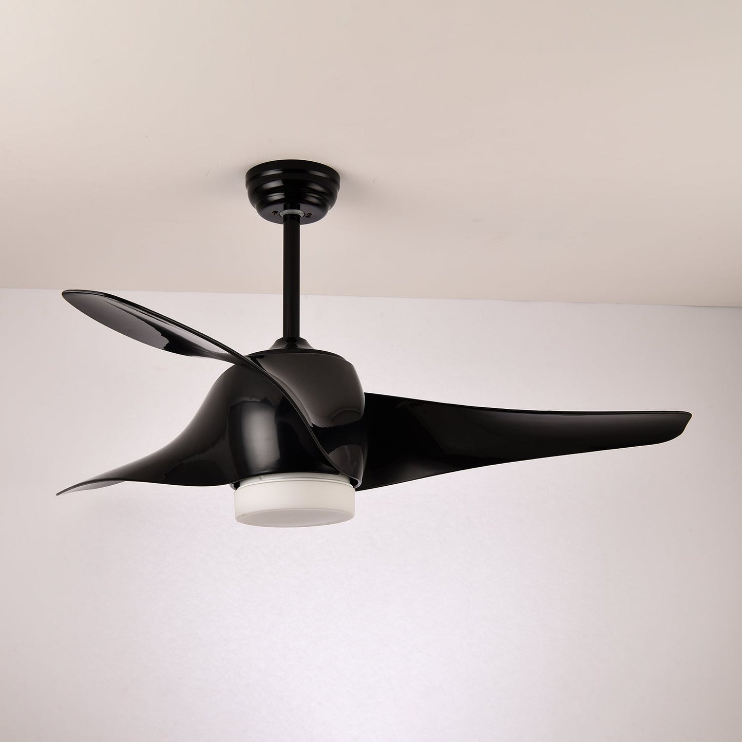 Verdantia Aero | 52 Ceiling Fan Light with Integrated LED and Quiet Motor 0