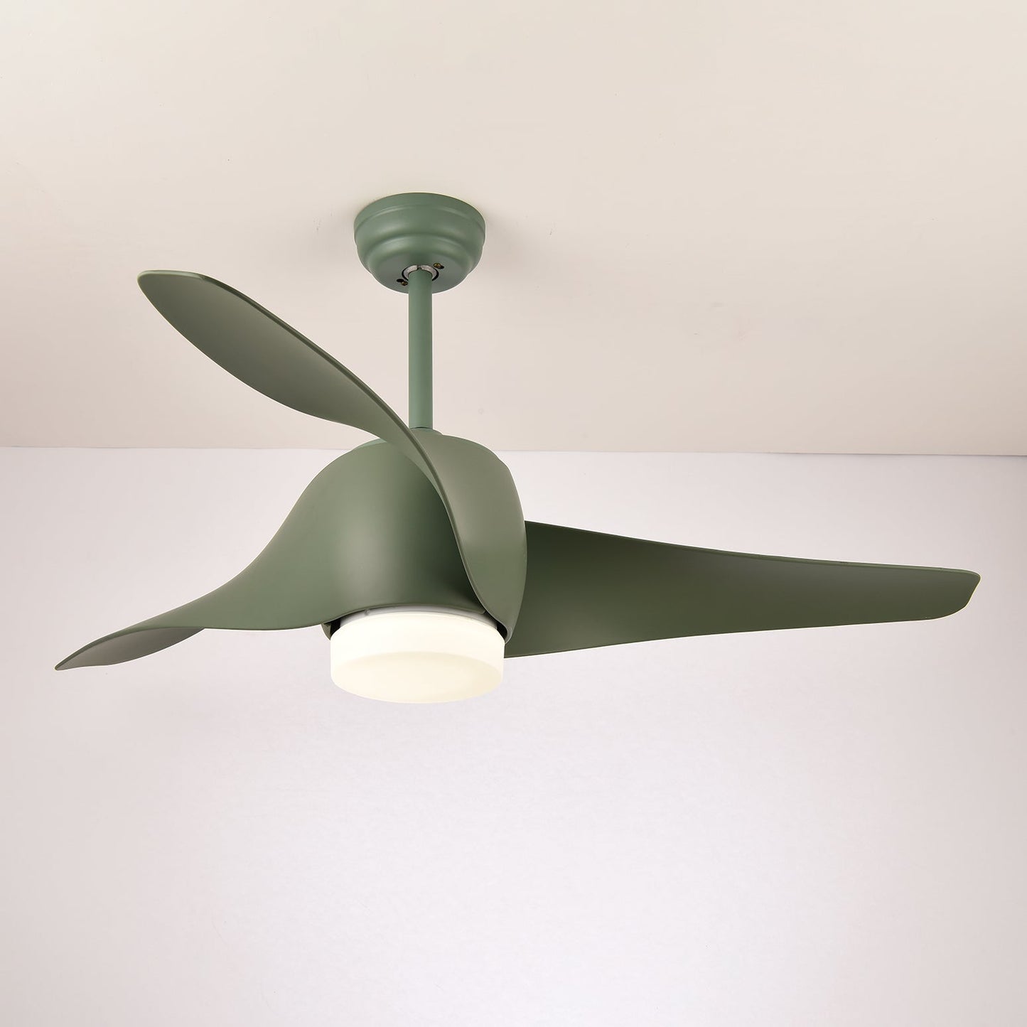 Verdantia Aero | 52 Ceiling Fan Light with Integrated LED and Quiet Motor 2