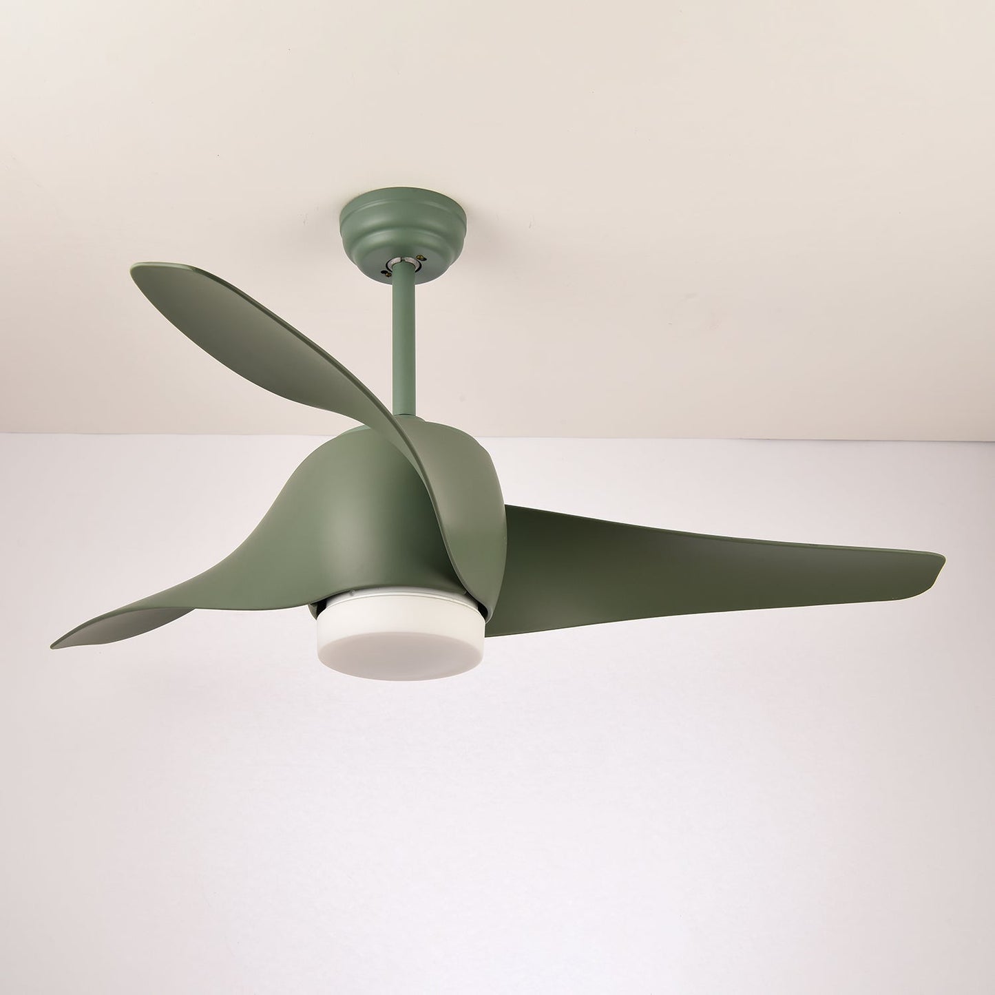 Verdantia Aero | 52 Ceiling Fan Light with Integrated LED and Quiet Motor 3