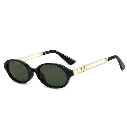 Vintage-Inspired Sunglasses | Tortoiseshell Frame with High UV Protection 3