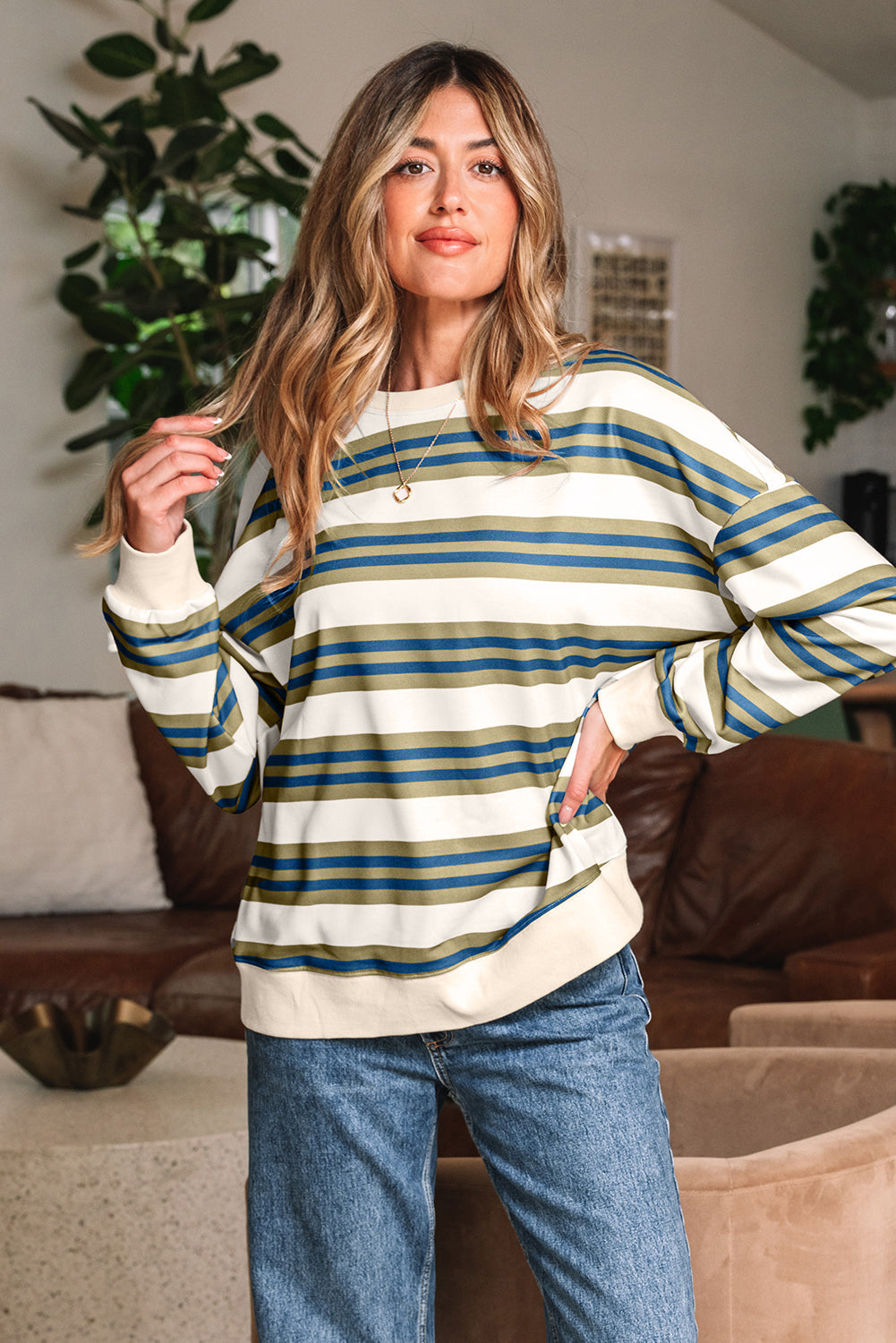 Rose gestreifter Pullover mit Rundhalsausschnitt