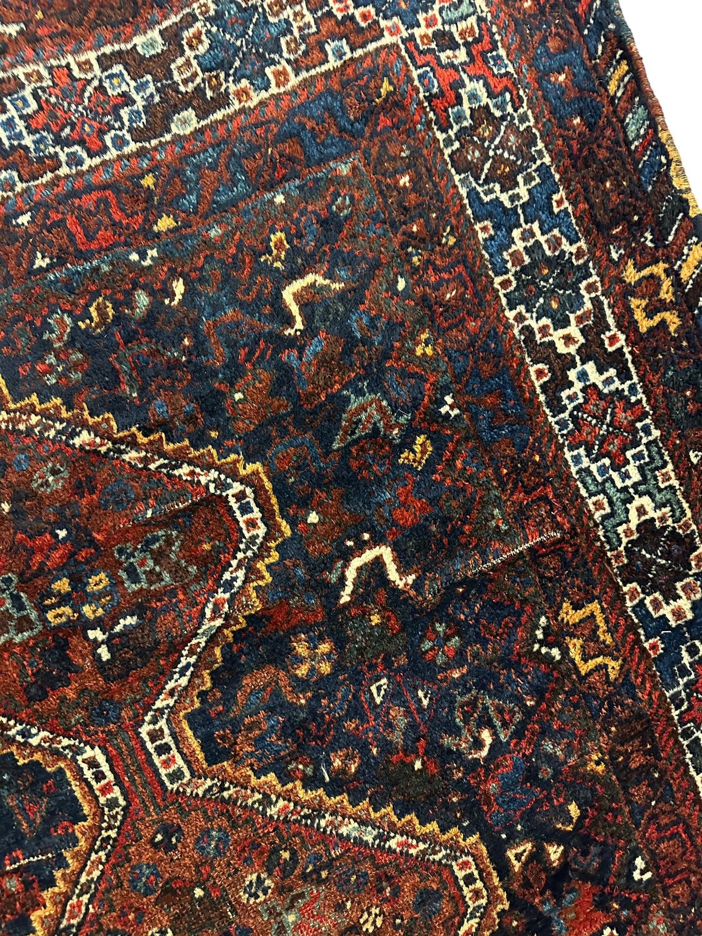 Tapis tribal antique persan Khamseh 4' x 5'10"