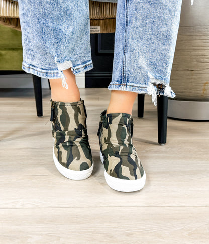 Koturny Ari Sneaker w kamuflażu