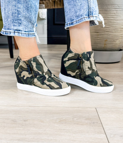 Koturny Ari Sneaker w kamuflażu