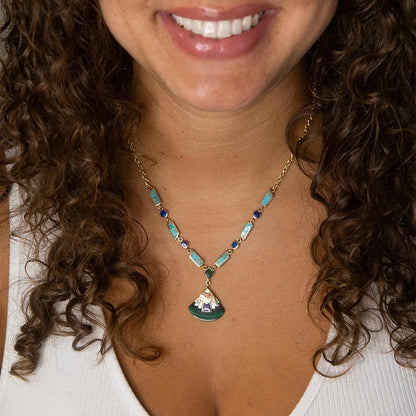 Collana dorata con intarsio colorato in stile Art Deco