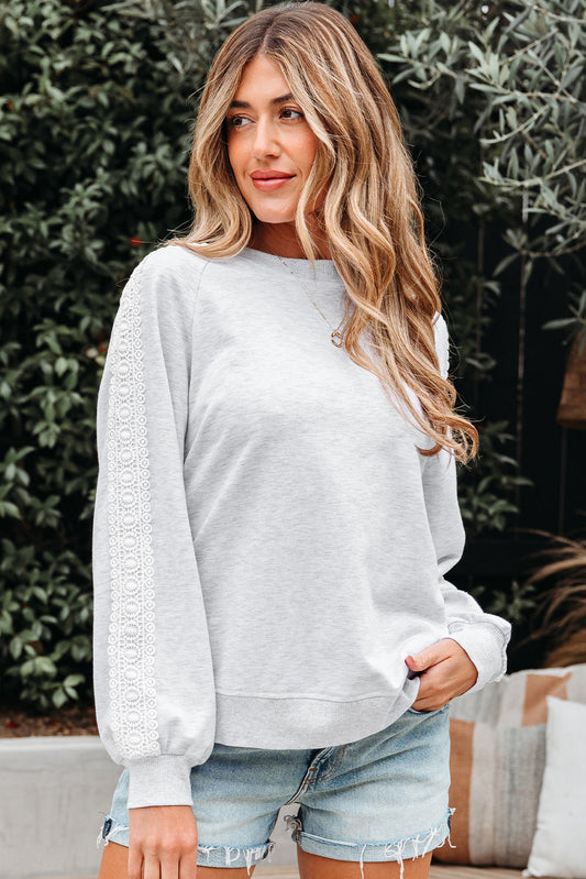 Bluza z okrągłym dekoltem, rękawami raglanowymi i koronkowym wzorem patchworkowym Peyton