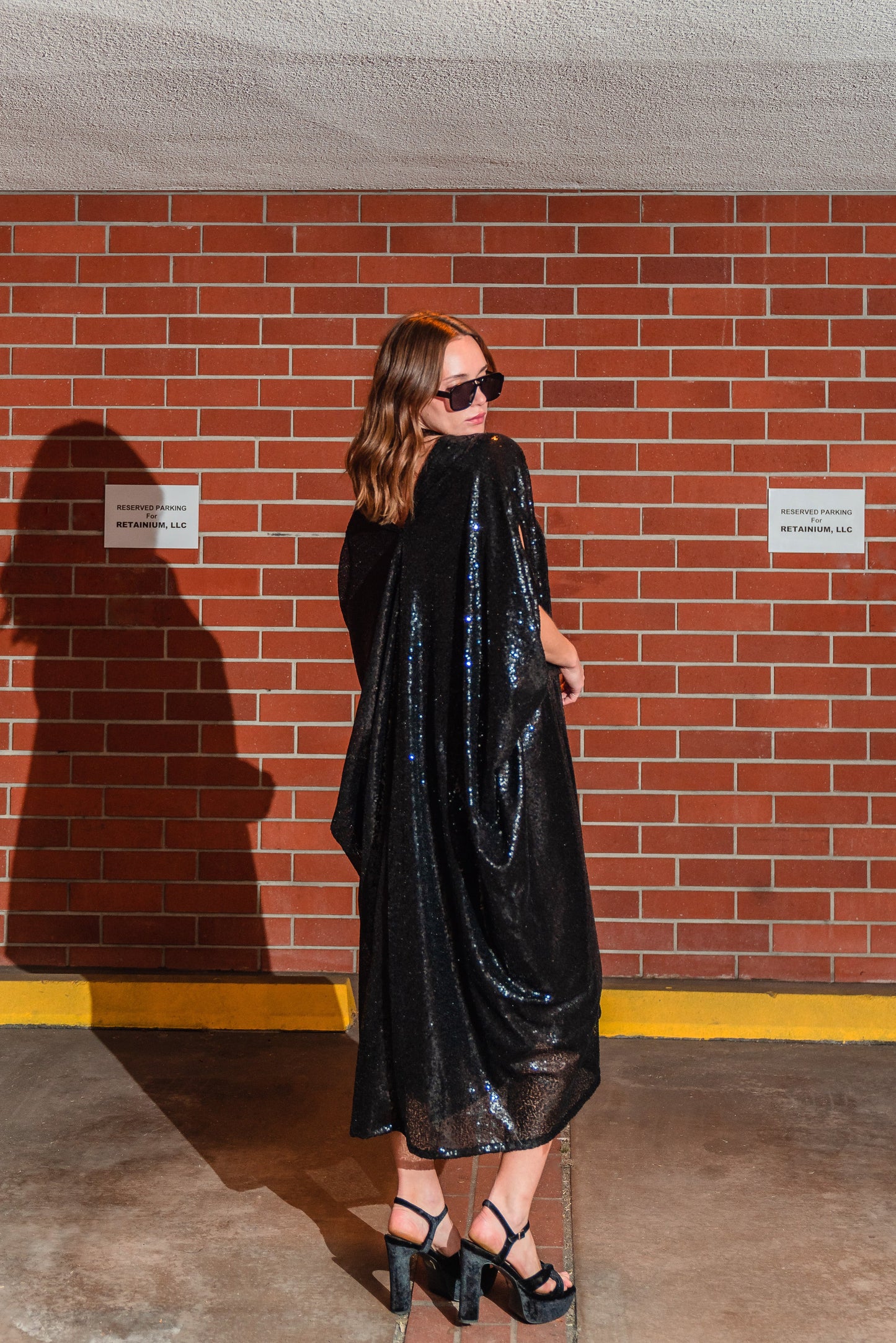 Svart paljett kaftan kjole