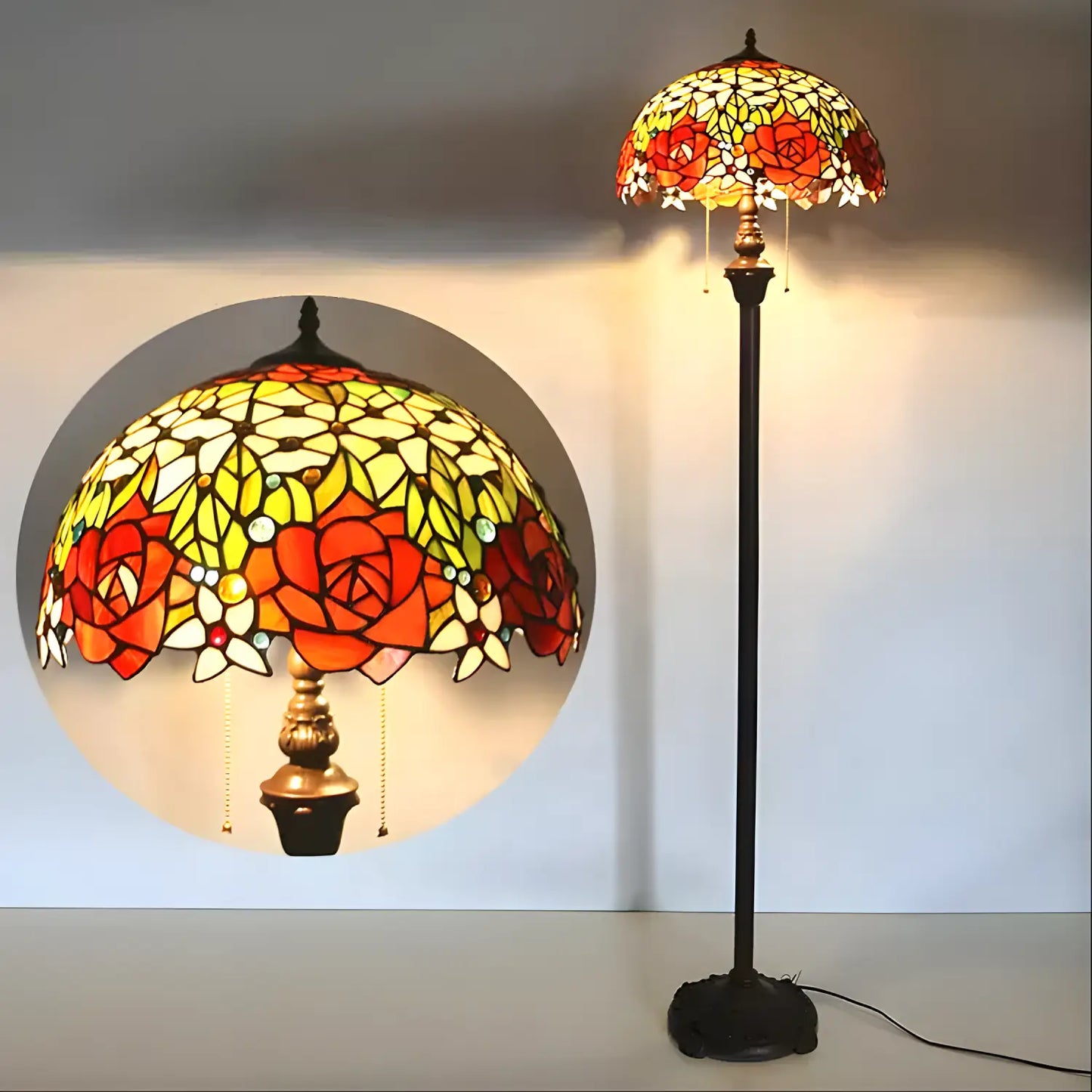 Antika Tiffany Lampskärmar i blommande rosenglas