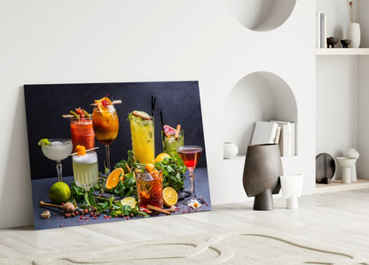 Arte de pared con vaso de cóctel y barra de untar de cítricos y hierbas