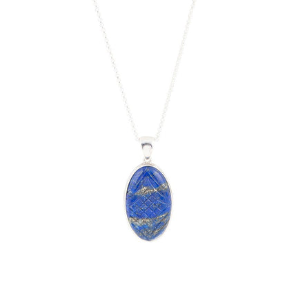 Collana con pendente intagliato in lapislazzuli blu e argento sterling