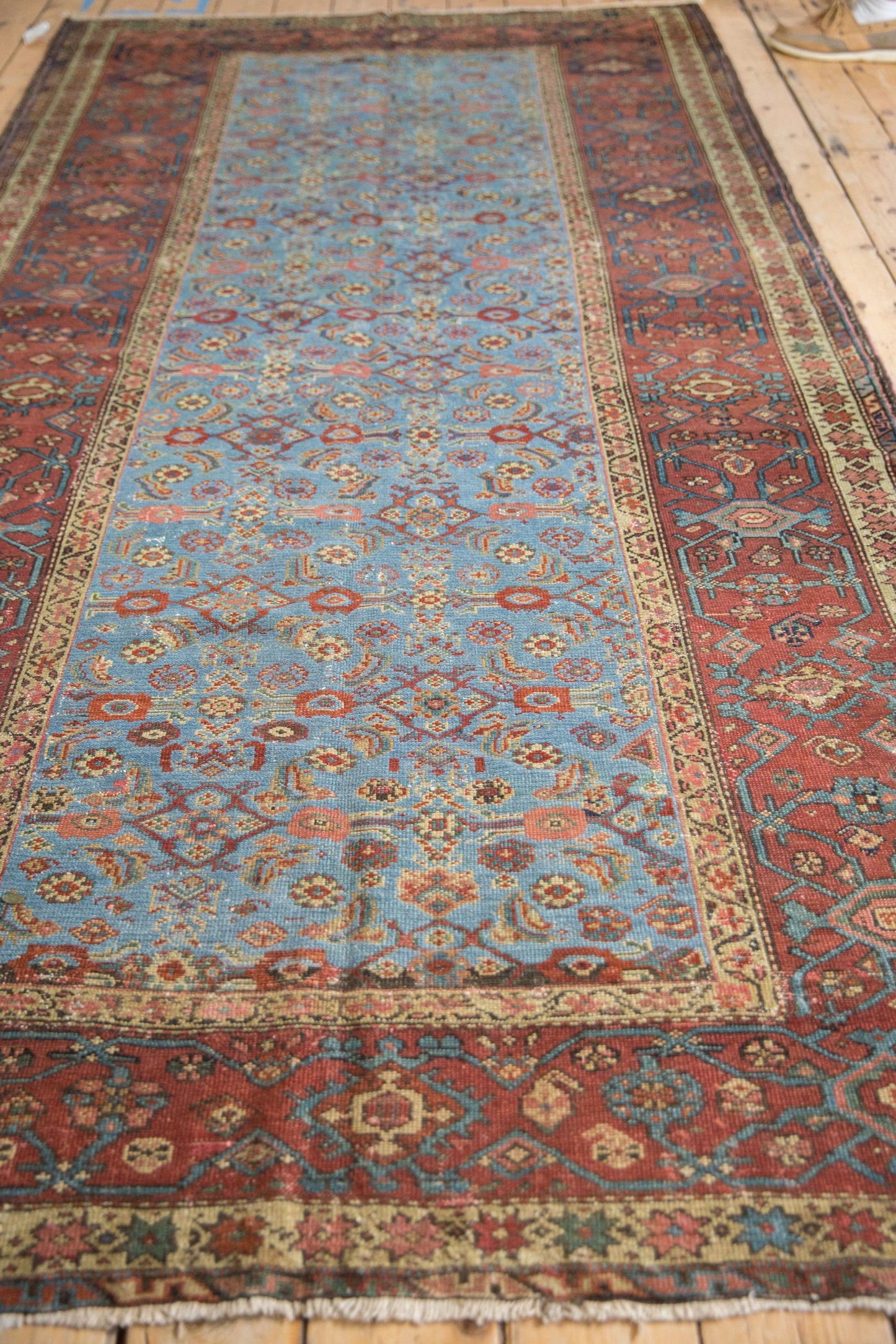 5x9.5 Antique Fereghan Carpet