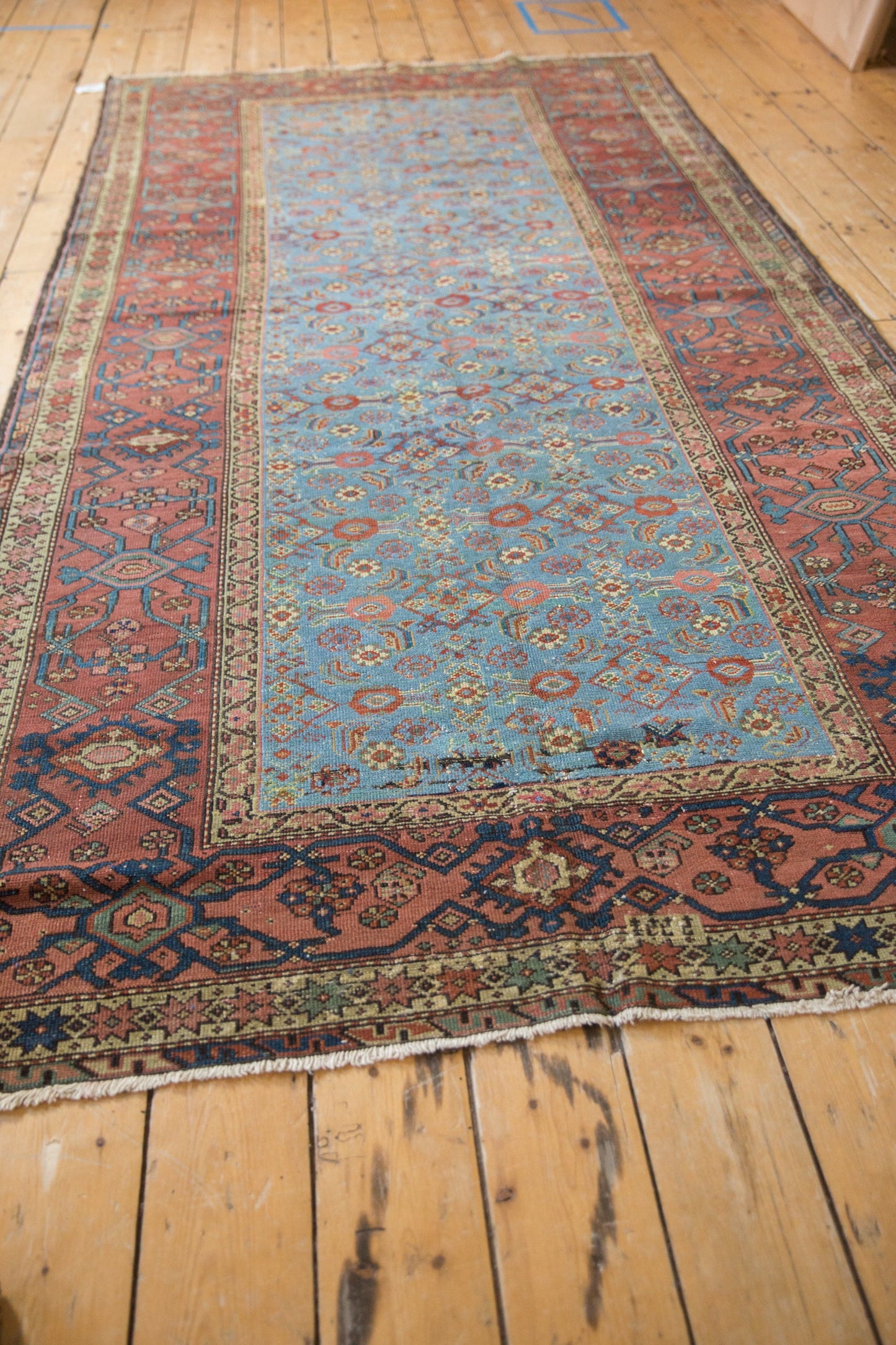 5x9.5 Antique Fereghan Carpet