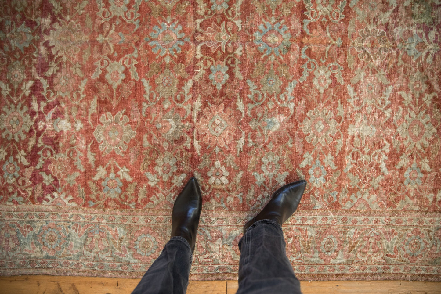 5.5x10 Vintage Distressed Mahal Carpet