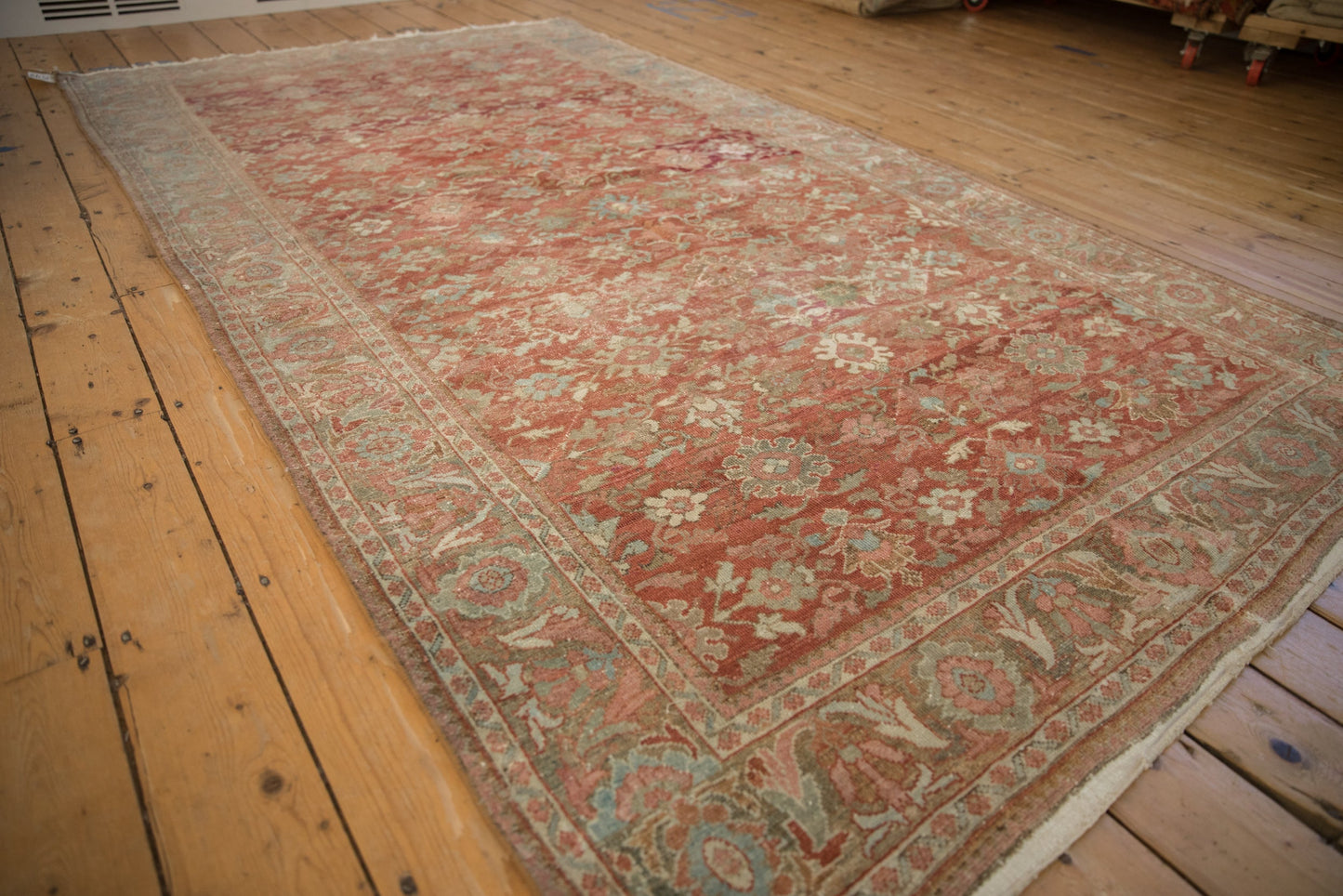 5.5x10 Vintage Distressed Mahal Carpet